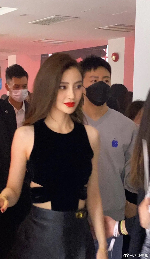 Ảnh không photoshop của mỹ nhân Cbiz: Angela Baby, Triệu Lệ Dĩnh đẹp như họa báo, Lưu Diệc Phi lép vế hơn hẳn 1 Ảnh không photoshop của mỹ nhân Cbiz: Angela Baby, Triệu Lệ Dĩnh đẹp như họa báo, Lưu Diệc Phi lép vế hơn hẳn 1