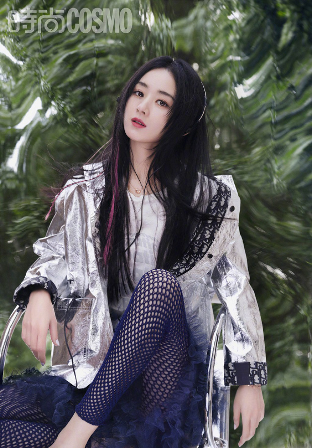 Mỹ nhân xứ Trung đua nhau 'chặt chém' tạp chí tháng 6: Triệu Lệ Dĩnh, Nghê Ni visual tựa nữ thần, Victoria Tống Thiến 'cứng đời' 2 Mỹ nhân xứ Trung đua nhau 'chặt chém' tạp chí tháng 6: Triệu Lệ Dĩnh, Nghê Ni visual tựa nữ thần, Victoria Tống Thiến 'cứng đời' 2