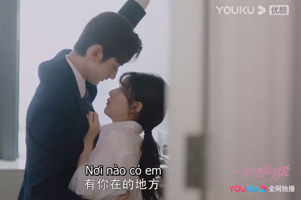 Triệu Lộ Tư trở lại với ‘Vô Tình Nhặt Được Tổng Tài’, ngoài khả năng ‘tấu hài’ thì còn ti tỉ thứ đáng để xem 7 Triệu Lộ Tư trở lại với ‘Vô Tình Nhặt Được Tổng Tài’, ngoài khả năng ‘tấu hài’ thì còn ti tỉ thứ đáng để xem 7