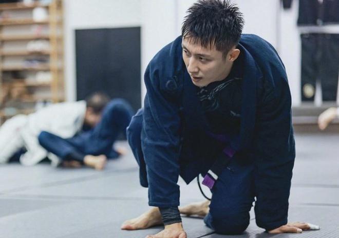 Tài lẻ của dàn sao Cbiz lần đầu được tiết lộ: Triệu Lộ Tư chơi đàn cổ tranh, La Vân Hi múa balllet, Hoàng Cảnh Du 'đai tím' nhu thuật Brazil 5 Tài lẻ của dàn sao Cbiz lần đầu được tiết lộ: Triệu Lộ Tư chơi đàn cổ tranh, La Vân Hi múa balllet, Hoàng Cảnh Du 'đai tím' nhu thuật Brazil 5