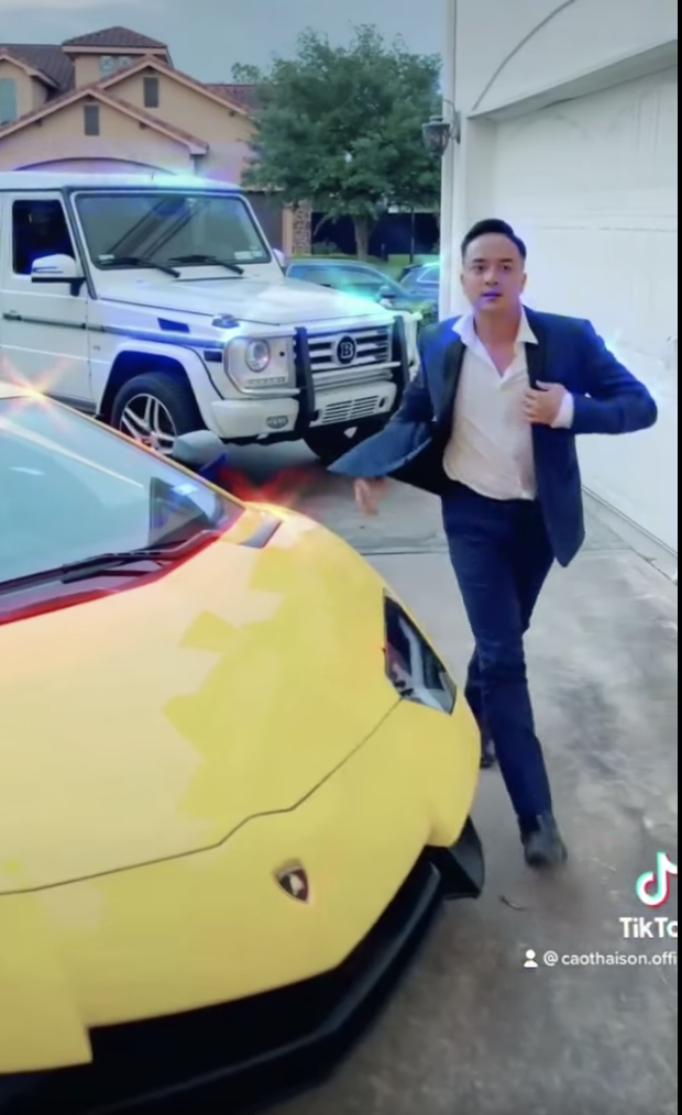 Đăng ảnh giản dị bên 'siêu xe' Cao Thái Sơn lại nhận về 'mưa gạch đá' bởi chi tiết này 5 Đăng ảnh giản dị bên 'siêu xe' Cao Thái Sơn lại nhận về 'mưa gạch đá' bởi chi tiết này 5