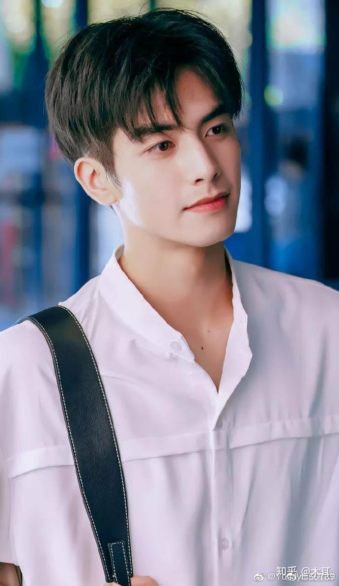 Tống Uy Long thoát mác 'diễn đơ', trở thành 'tiểu thịt tươi' của giải trí Hoa ngữ 2 Tống Uy Long thoát mác 'diễn đơ', trở thành 'tiểu thịt tươi' của giải trí Hoa ngữ 2