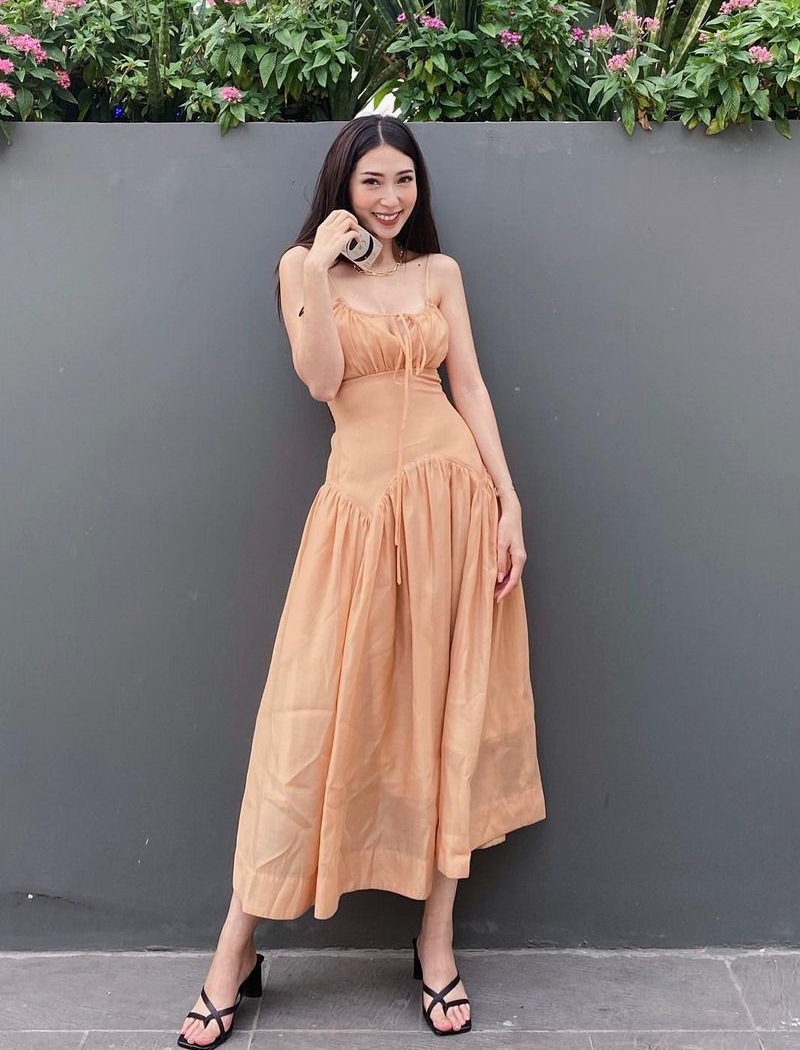 Thời trang sao Việt tuần qua: Hồ Ngọc Hà, Minh Hằng 'mê mệt' với trang phục pastel, Thanh Hằng nền nã hết mực 3 Thời trang sao Việt tuần qua: Hồ Ngọc Hà, Minh Hằng 'mê mệt' với trang phục pastel, Thanh Hằng nền nã hết mực 3