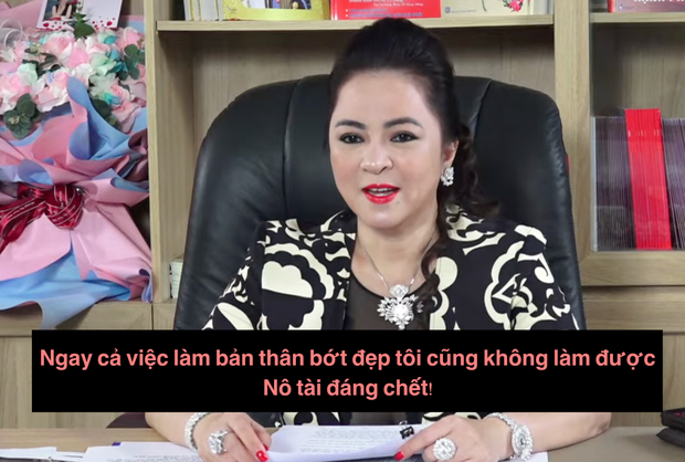 Chiêm ngưỡng diện mạo 'hoa nhường nguyệt thẹn' của đại gia Phương Hằng qua ảnh chụp selfie 1 Chiêm ngưỡng diện mạo 'hoa nhường nguyệt thẹn' của đại gia Phương Hằng qua ảnh chụp selfie 1
