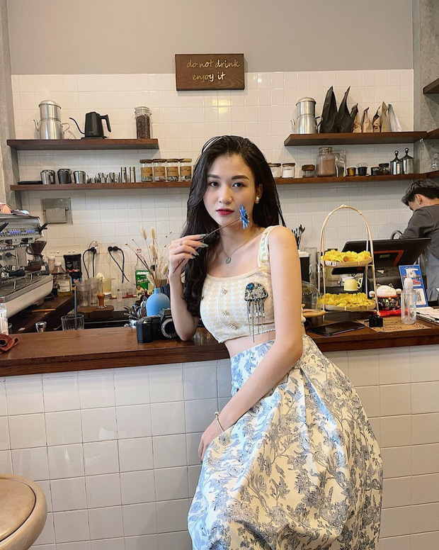 Gu ăn mặc của hot girl Vũ Thư khiến dân tình 'không chịu nổi' 5 Gu ăn mặc của hot girl Vũ Thư khiến dân tình 'không chịu nổi' 5