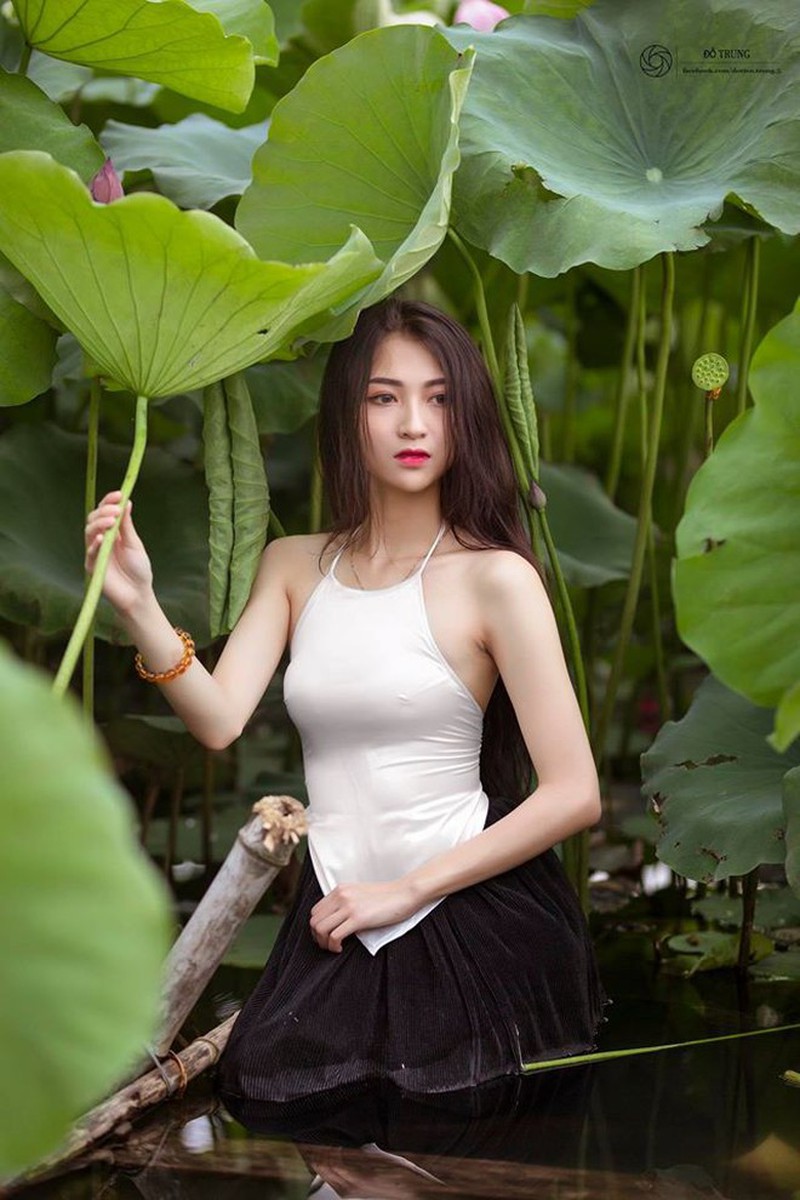 Bộ sưu tập đồ bơi ‘mỏng như giấy’ của hot girl Vũ Thị Anh Thư, dân tình 'ngộp thở' 10 Bộ sưu tập đồ bơi ‘mỏng như giấy’ của hot girl Vũ Thị Anh Thư, dân tình 'ngộp thở' 10