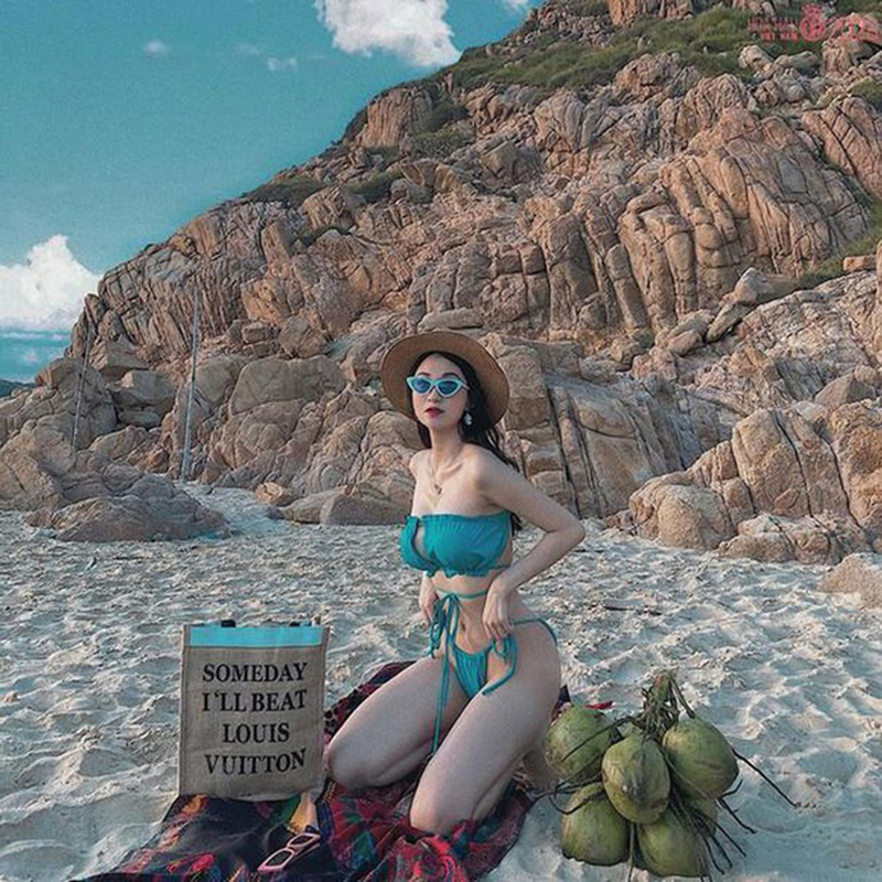Bộ sưu tập đồ bơi ‘mỏng như giấy’ của hot girl Vũ Thị Anh Thư, dân tình 'ngộp thở' 4