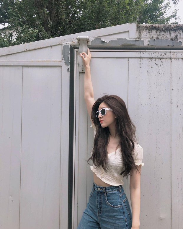 Ngoài khả năng tấu hài, gu ăn mặc ‘xịn mịn’ của Triệu Lộ Tư cũng khiến Cnet mê mệt 3 Ngoài khả năng tấu hài, gu ăn mặc ‘xịn mịn’ của Triệu Lộ Tư cũng khiến Cnet mê mệt 3