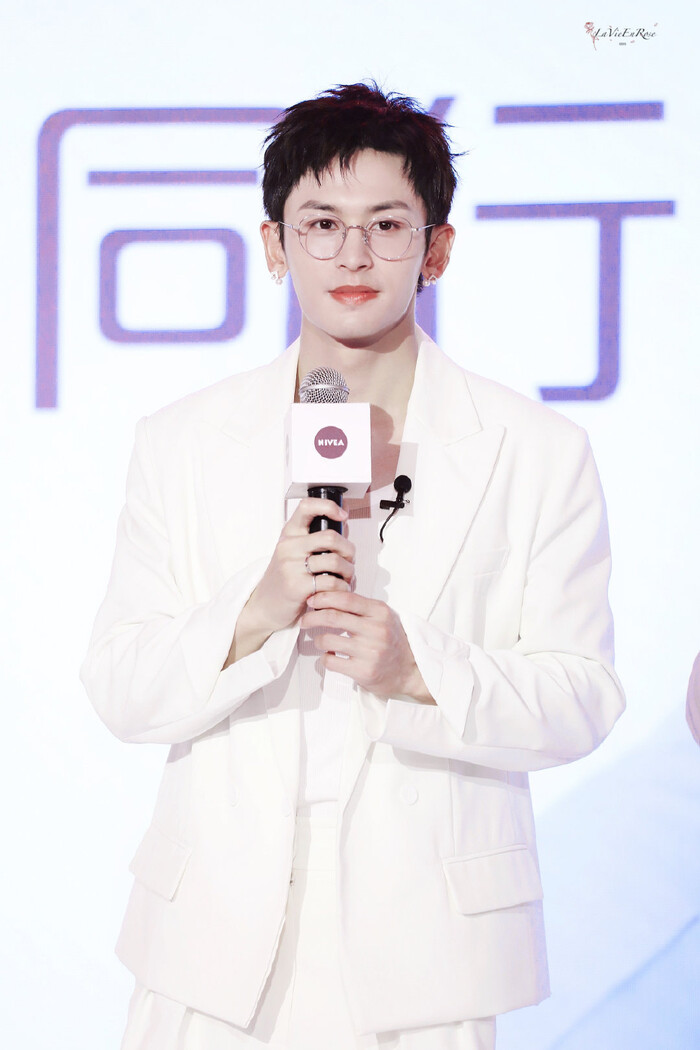 Trương Triết Hạn liên tục bị làm giả giấy tờ, phải nhờ cảnh sát vào cuộc điều tra 2 Trương Triết Hạn liên tục bị làm giả giấy tờ, phải nhờ cảnh sát vào cuộc điều tra 2