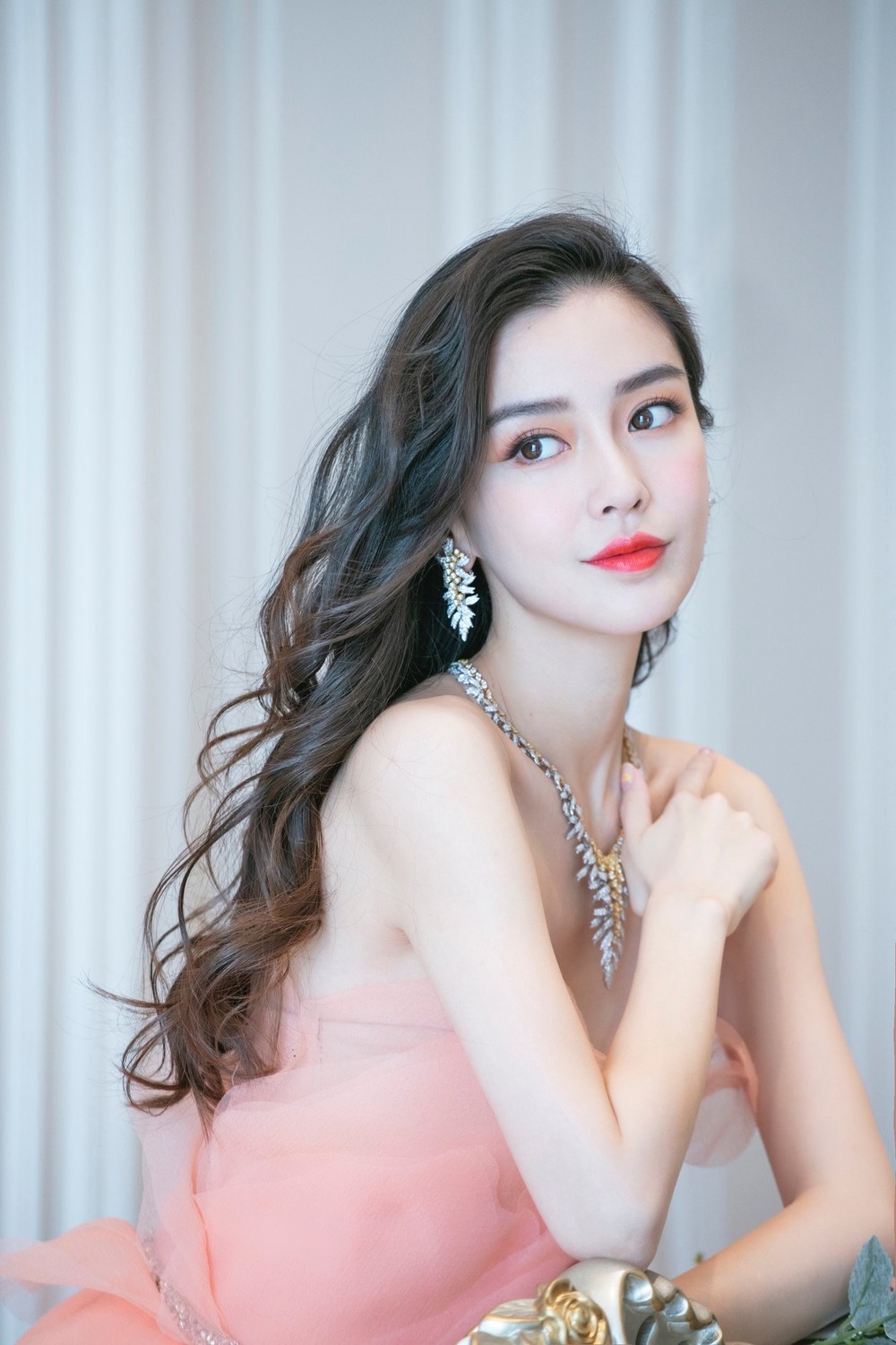 Angelababy quyết định làm hòa với Tống Vũ Kỳ, ồn ào Running Man chấm dứt 7 Angelababy quyết định làm hòa với Tống Vũ Kỳ, ồn ào Running Man chấm dứt 7