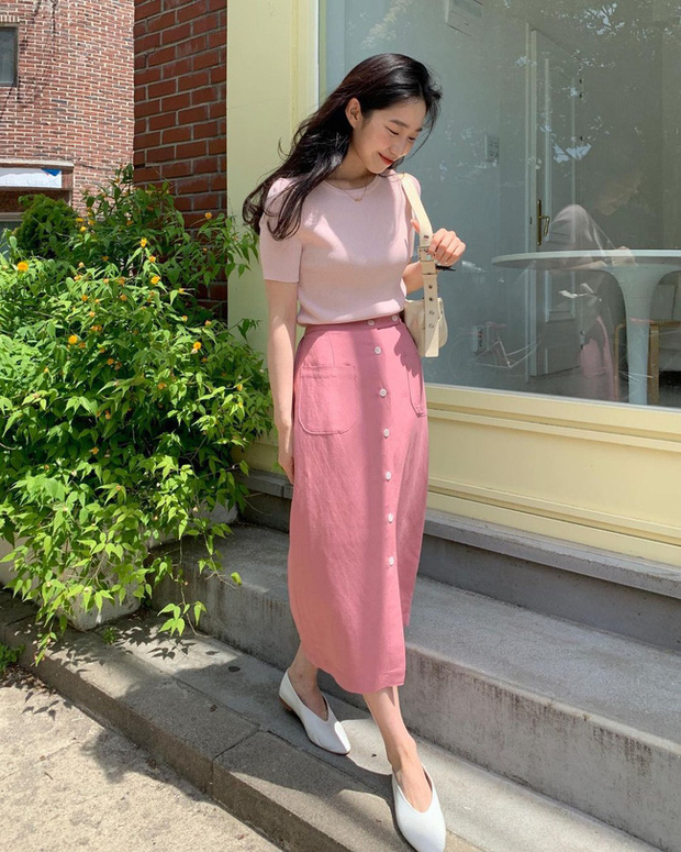 Học lỏm gái Hàn 10 công thức mix chân váy dài cực xinh 7 Học lỏm gái Hàn 10 công thức mix chân váy dài cực xinh 7