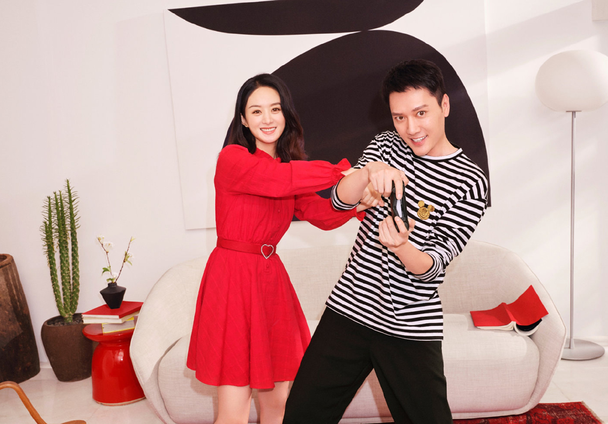 Cuộc sống của Triệu Lệ Dĩnh và Phùng Thiệu Phong vẫn luôn nhận được sư chú ý của netizen. Cuộc sống của Triệu Lệ Dĩnh và Phùng Thiệu Phong vẫn luôn nhận được sư chú ý của netizen.
