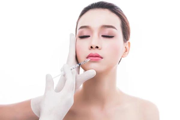 Tiêm filler môi giữ được bao lâu? Chi phí ra sao? 1 Tiêm filler môi giữ được bao lâu? Chi phí ra sao? 1