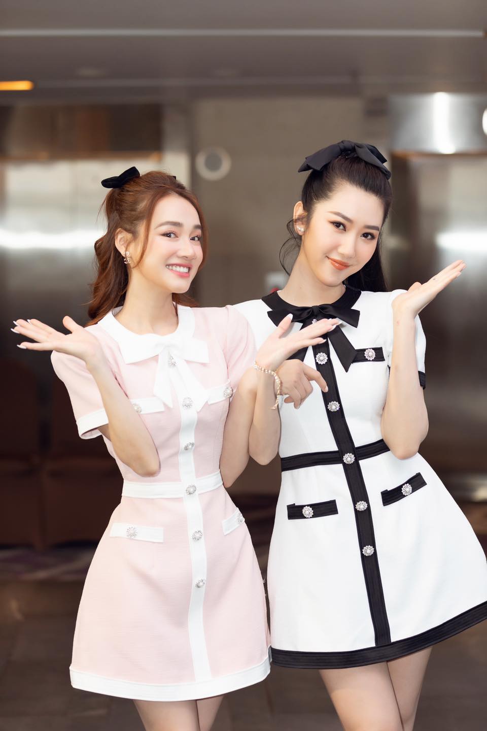 Nhã Phương khoe vòng eo 'siêu thực' tại sự kiện, nhưng bọng mắt to và nhiều nếp nhăn lại khiến dân tình chú ý 3 Nhã Phương khoe vòng eo 'siêu thực' tại sự kiện, nhưng bọng mắt to và nhiều nếp nhăn lại khiến dân tình chú ý 3