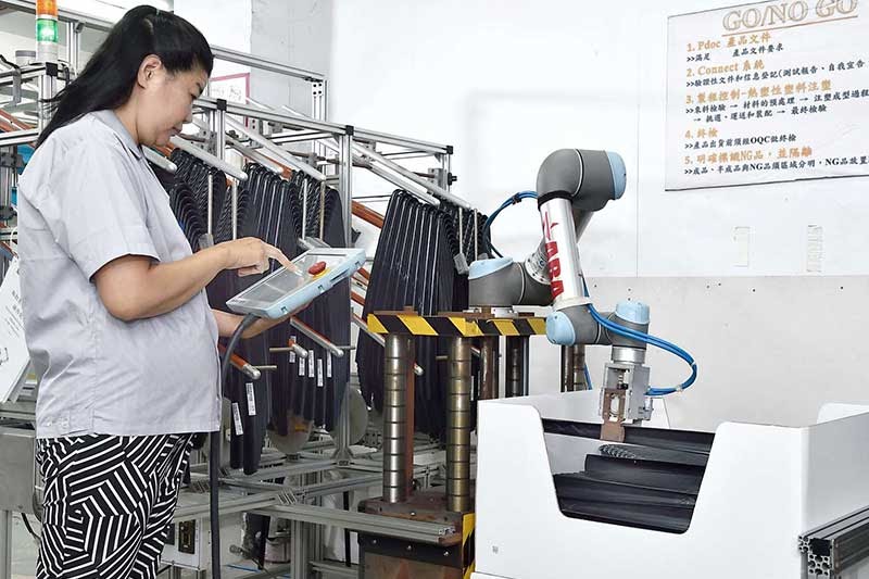 Cánh tay robot UR đã giúp ích gì cho các doanh nghiệp SME tại Việt Nam? 3 Cánh tay robot UR đã giúp ích gì cho các doanh nghiệp SME tại Việt Nam? 3