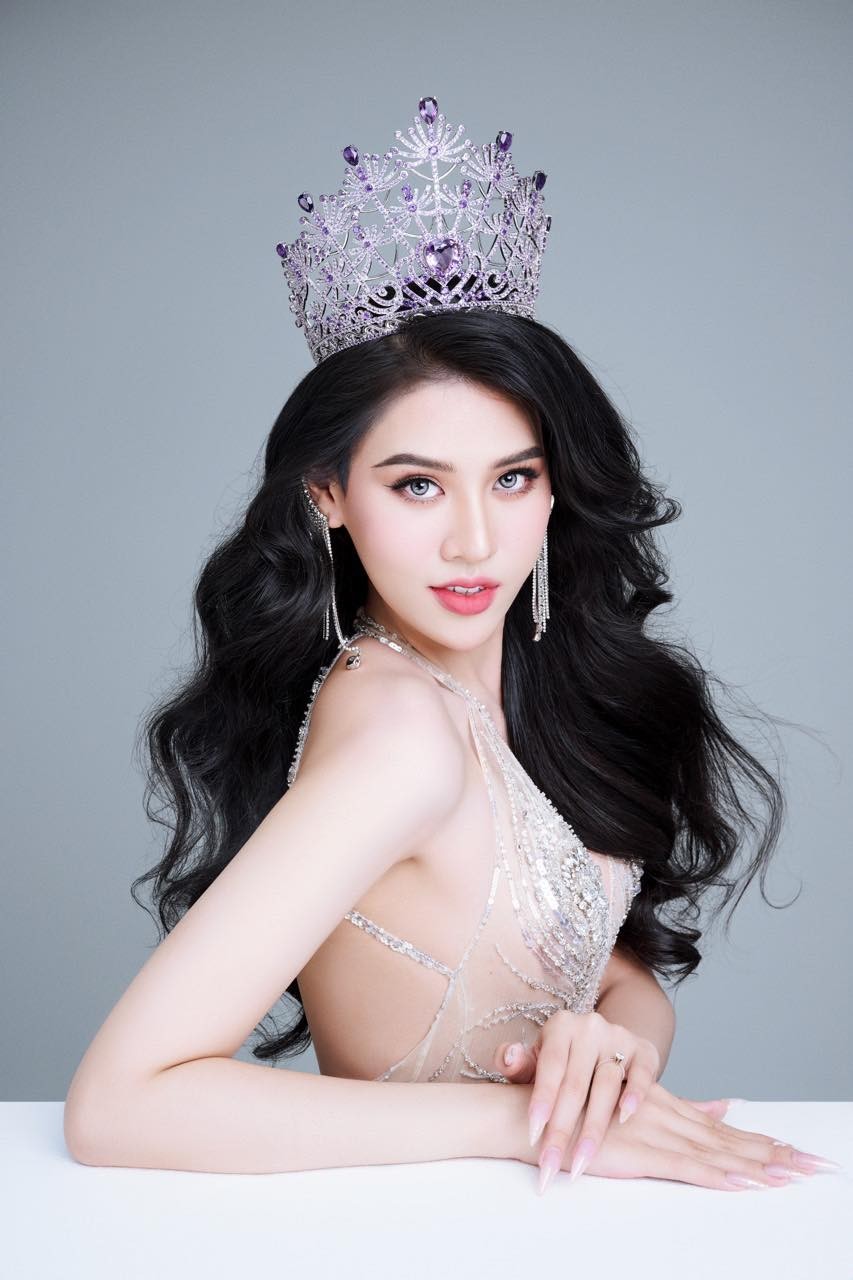 Video: Dịu Thảo khoe visual 'sắc như dao cau' trước thềm MIQ 2023, fan chắc nịch cơ hội 'ụp crown' - Ảnh 2 Video: Dịu Thảo khoe visual 'sắc như dao cau' trước thềm MIQ 2023, fan chắc nịch cơ hội 'ụp crown' - Ảnh 2