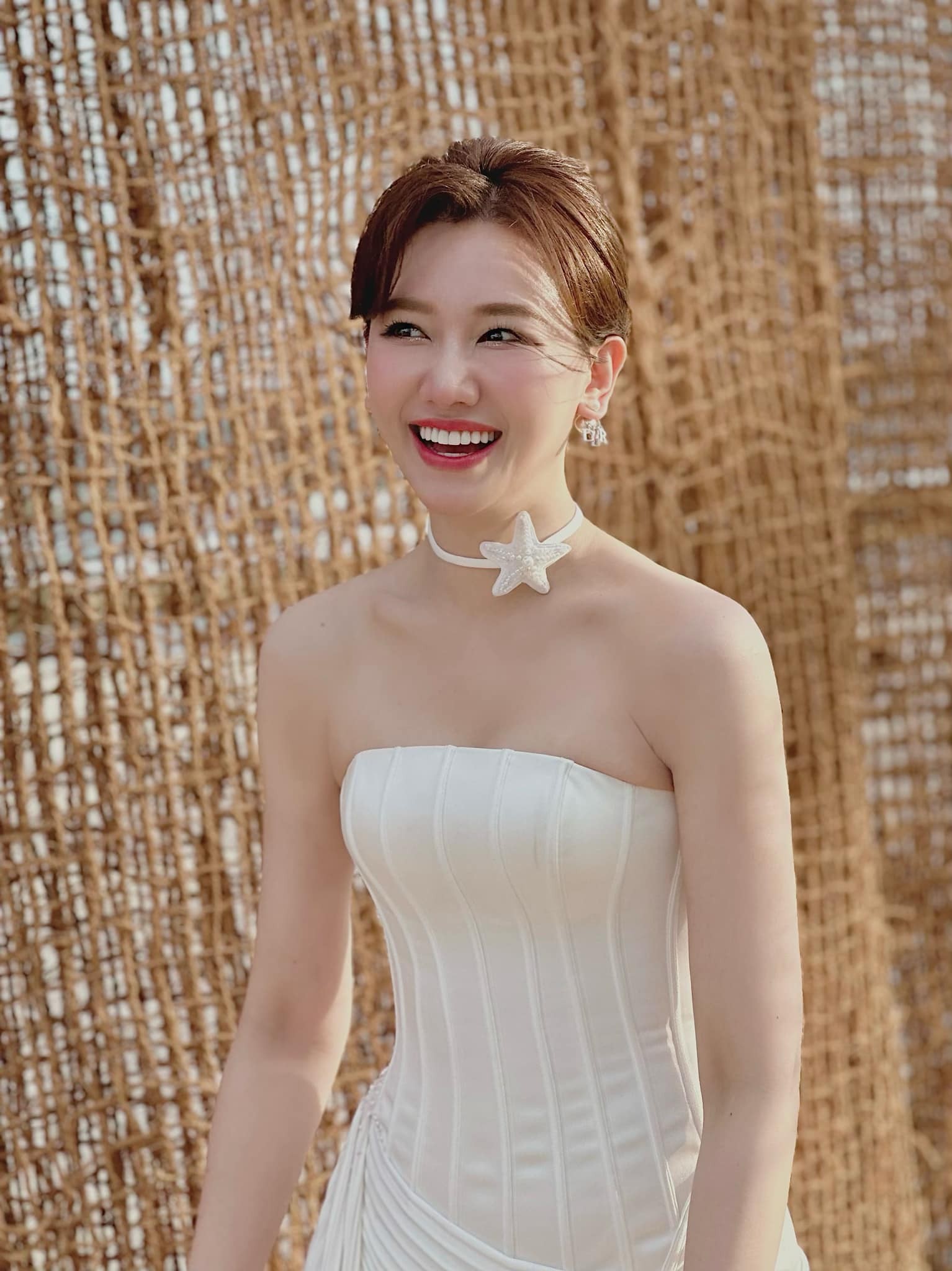 Sau Trấn Thành, đến lượt Hari Won vướng vào vấn đề nợ nần - Ảnh 2 Sau Trấn Thành, đến lượt Hari Won vướng vào vấn đề nợ nần - Ảnh 2