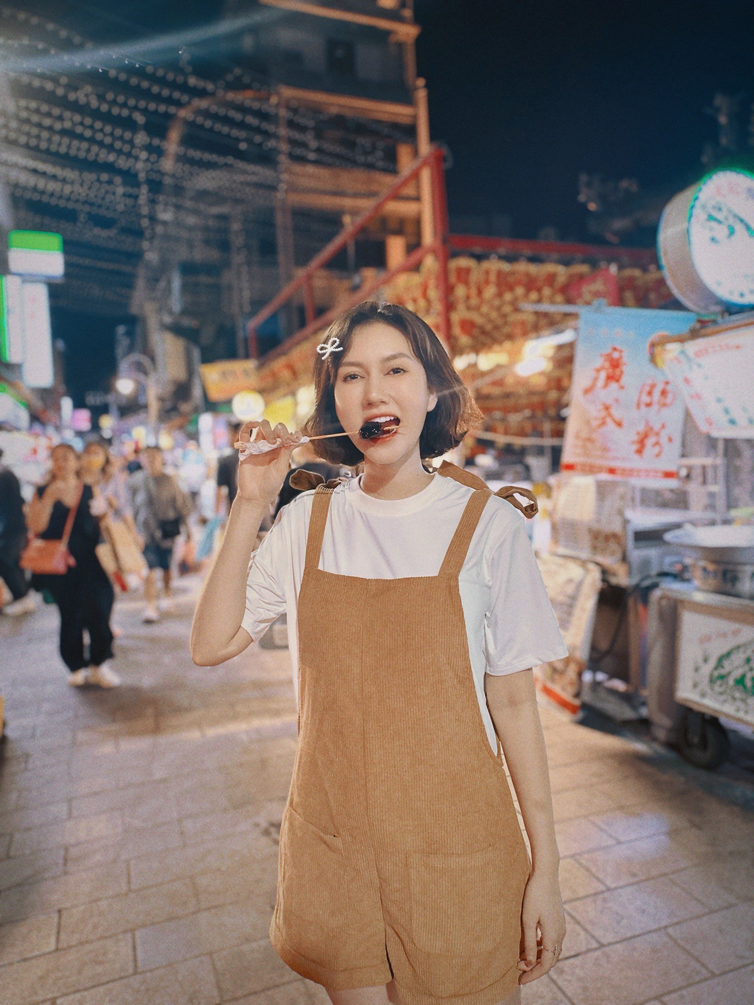 Tung khoảnh khắc cực tình bên nam thần kém tuổi, Hương Giang phản bác trước bình luận kém duyên - Ảnh 2 Tung khoảnh khắc cực tình bên nam thần kém tuổi, Hương Giang phản bác trước bình luận kém duyên - Ảnh 2