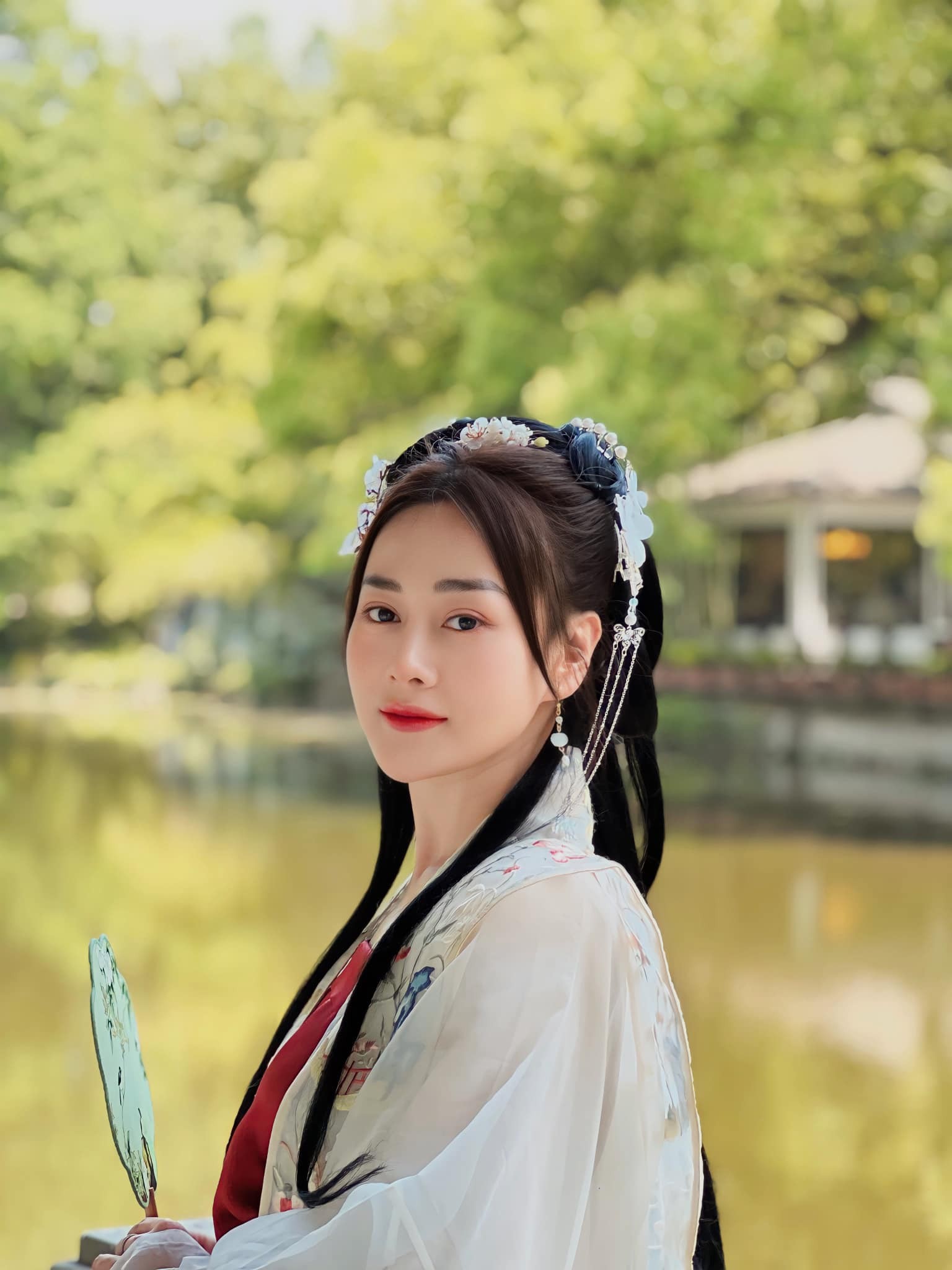 Phương Oanh thường xuyên đi du lịch nhiều nơi Phương Oanh thường xuyên đi du lịch nhiều nơi