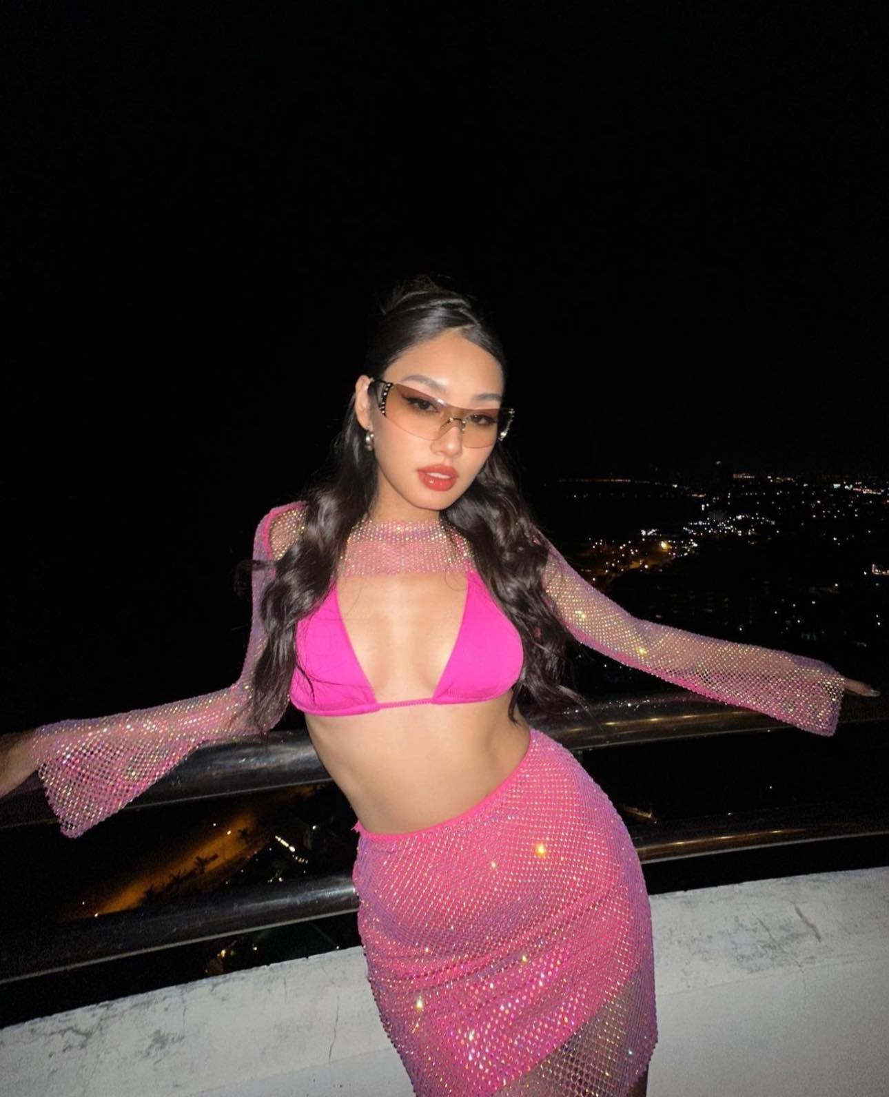 Thảo Nhi Lê chăm khoe dáng đỉnh với đồ xuyên thấu, fan tiếc hùi hụi:'Không được thi Miss Universe 2023 quá phí' - Ảnh 4 Thảo Nhi Lê chăm khoe dáng đỉnh với đồ xuyên thấu, fan tiếc hùi hụi:'Không được thi Miss Universe 2023 quá phí' - Ảnh 4